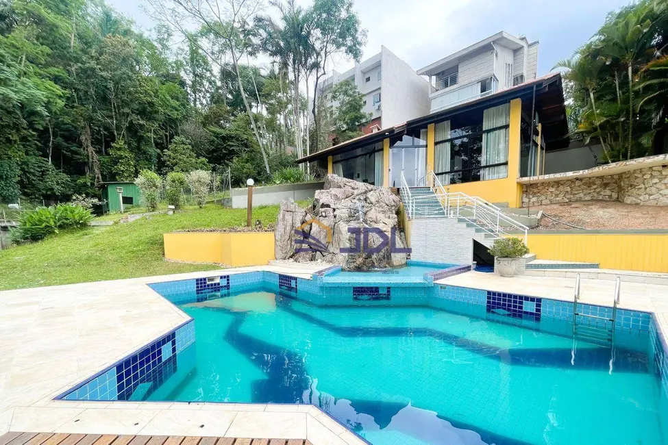 Casa com 6 quartos à venda, 6074m2 em Escola Agrícola, Blumenau - SC - imagem 1 Foto 1 de Casa com 6 quartos à venda, 6074m2 em Escola Agrícola, Blumenau - SC