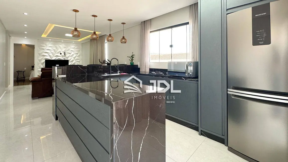 Casa com 3 quartos à venda, 420m2 em Velha, Blumenau - SC - imagem 8 Foto 8 de Casa com 3 quartos à venda, 420m2 em Velha, Blumenau - SC