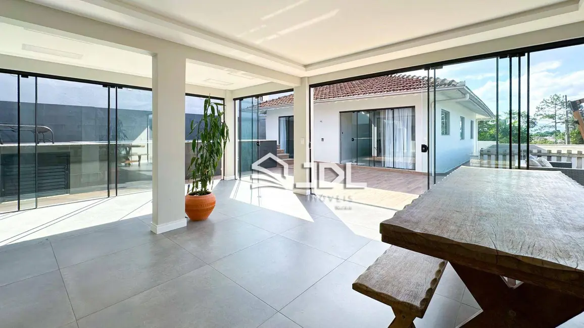 Casa com 3 quartos à venda, 420m2 em Velha, Blumenau - SC - imagem 5 Foto 5 de Casa com 3 quartos à venda, 420m2 em Velha, Blumenau - SC