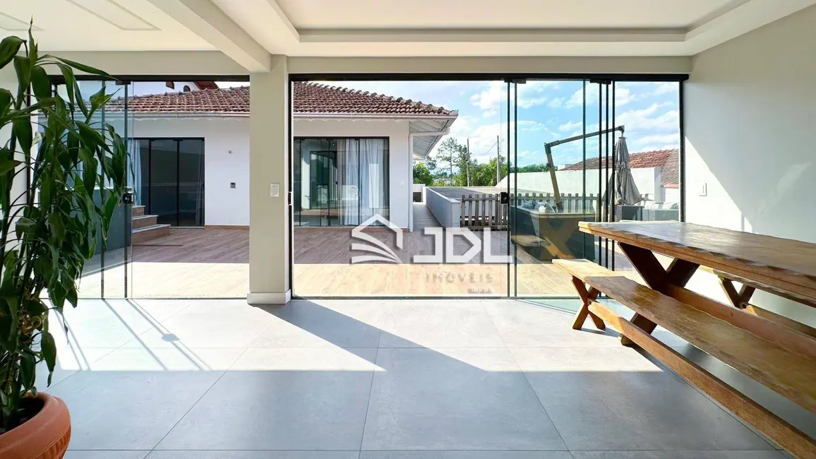 Casa com 3 quartos à venda, 420m2 em Velha, Blumenau - SC - imagem 4 Foto 4 de Casa com 3 quartos à venda, 420m2 em Velha, Blumenau - SC