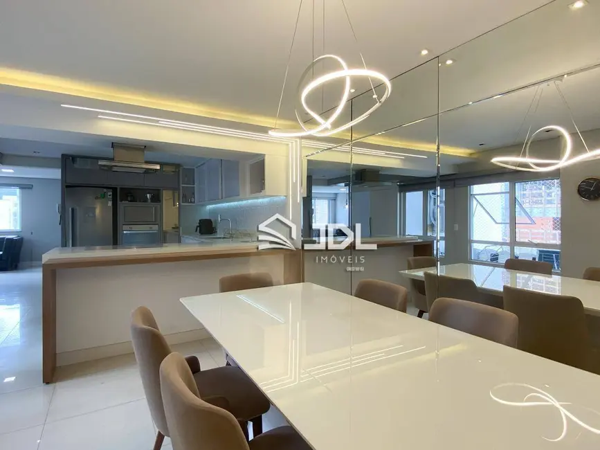 Apartamento com 4 quartos à venda, 310m2 em Ponta Aguda, Blumenau - SC - imagem 7 Foto 7 de Apartamento com 4 quartos à venda, 310m2 em Ponta Aguda, Blumenau - SC