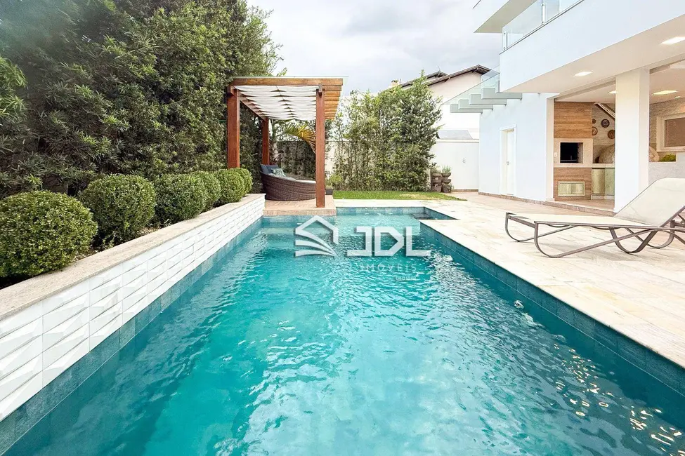 Casa de Condomínio com 3 quartos à venda, 356m2 em Itoupava Central, Blumenau - SC - imagem 3 Foto 3 de Casa de Condomínio com 3 quartos à venda, 356m2 em Itoupava Central, Blumenau - SC