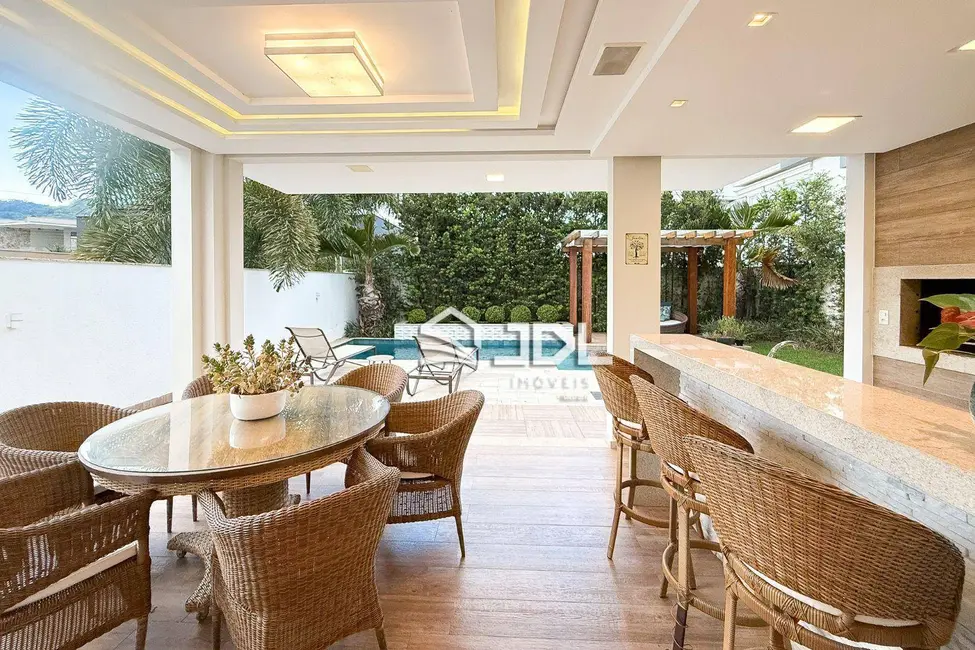 Casa de Condomínio com 3 quartos à venda, 356m2 em Itoupava Central, Blumenau - SC - imagem 9 Foto 9 de Casa de Condomínio com 3 quartos à venda, 356m2 em Itoupava Central, Blumenau - SC