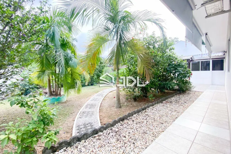 Casa com 3 quartos à venda, 520m2 em Progresso, Blumenau - SC - imagem 4 Foto 4 de Casa com 3 quartos à venda, 520m2 em Progresso, Blumenau - SC