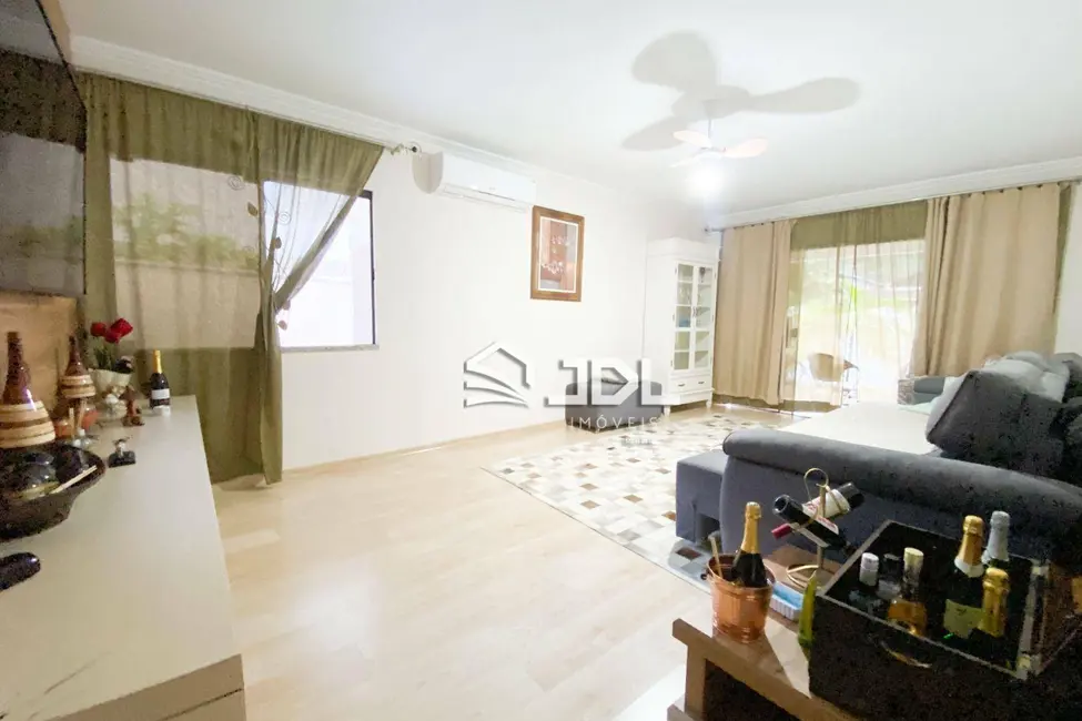 Casa com 3 quartos à venda, 520m2 em Progresso, Blumenau - SC - imagem 8 Foto 8 de Casa com 3 quartos à venda, 520m2 em Progresso, Blumenau - SC