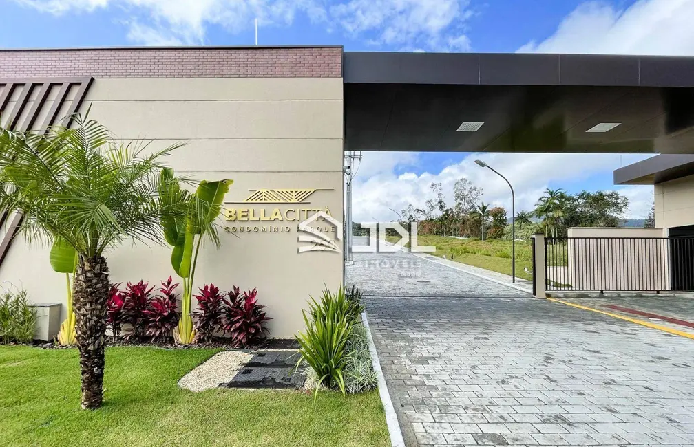 Foto 1 de Terreno / Lote à venda, 290m2 em Velha, Blumenau - SC