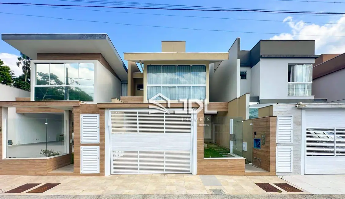 Foto 1 de Casa com 2 quartos à venda, 210m2 em Velha, Blumenau - SC