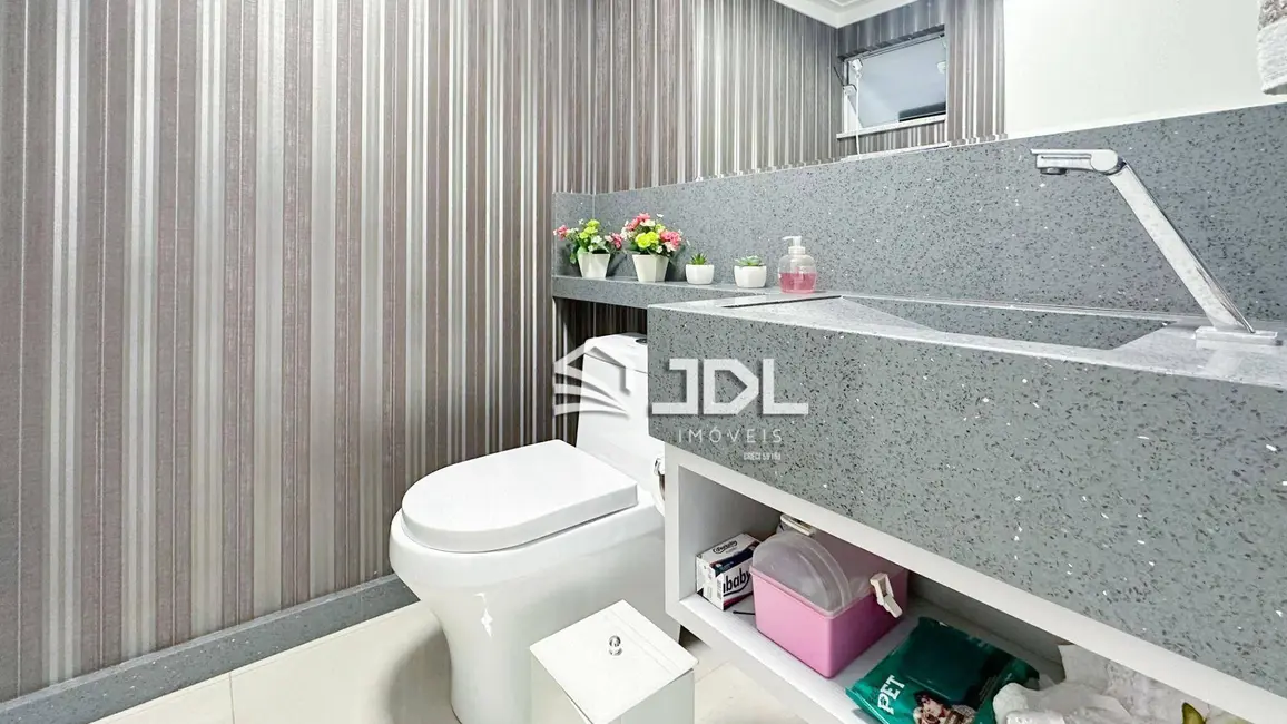 Casa com 2 quartos à venda, 210m2 em Velha, Blumenau - SC - imagem 8 Foto 8 de Casa com 2 quartos à venda, 210m2 em Velha, Blumenau - SC