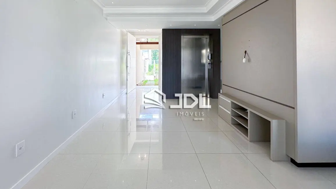 Casa com 2 quartos à venda, 210m2 em Velha, Blumenau - SC - imagem 4 Foto 4 de Casa com 2 quartos à venda, 210m2 em Velha, Blumenau - SC