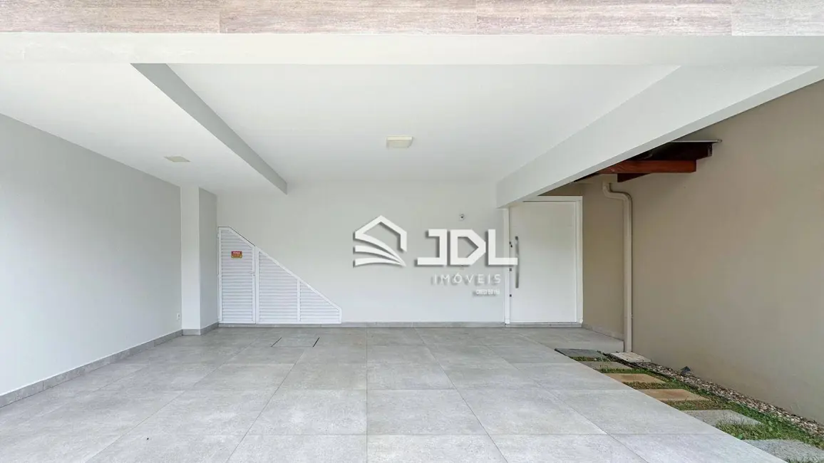 Foto 2 de Casa com 2 quartos à venda, 210m2 em Velha, Blumenau - SC