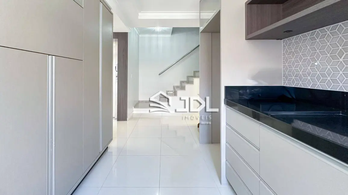 Casa com 2 quartos à venda, 210m2 em Velha, Blumenau - SC - imagem 5 Foto 5 de Casa com 2 quartos à venda, 210m2 em Velha, Blumenau - SC