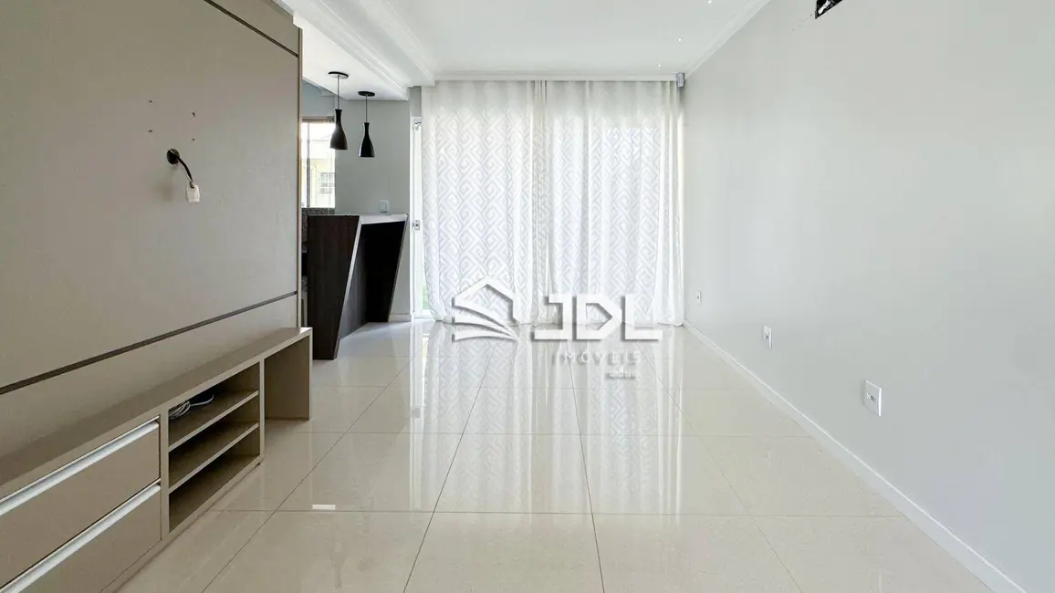 Casa com 2 quartos à venda, 210m2 em Velha, Blumenau - SC - imagem 3 Foto 3 de Casa com 2 quartos à venda, 210m2 em Velha, Blumenau - SC