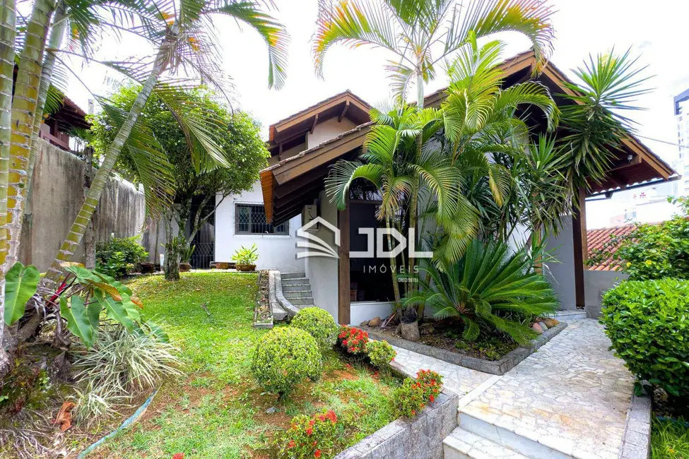 Foto 1 de Casa de Condomínio com 4 quartos à venda, 590m2 em Água Verde, Blumenau - SC