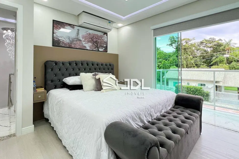 Casa com 3 quartos à venda, 140m2 em Nova Esperança, Blumenau - SC - imagem 2 Foto 2 de Casa com 3 quartos à venda, 140m2 em Nova Esperança, Blumenau - SC