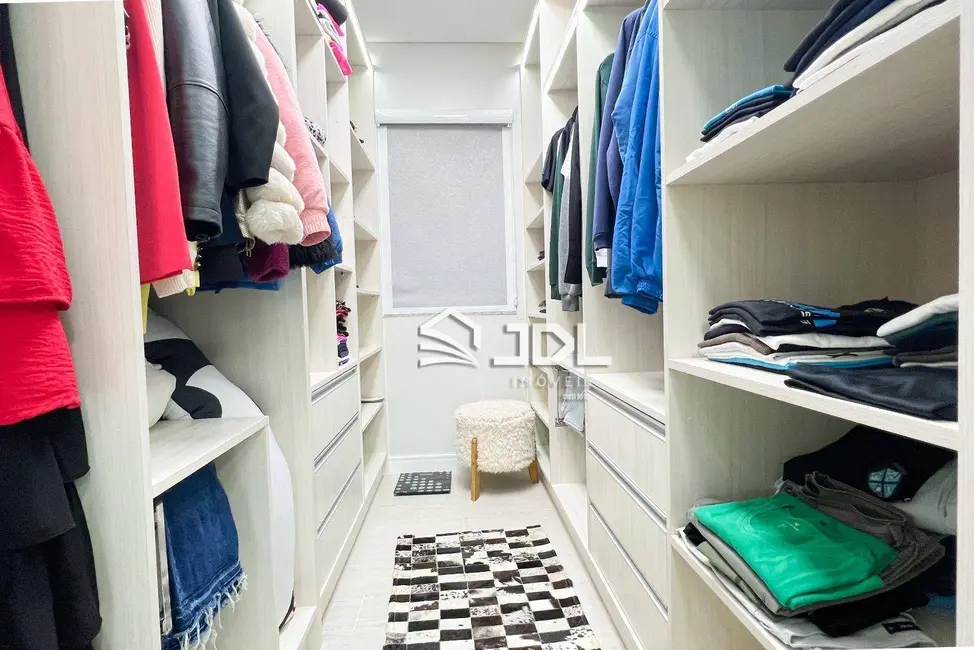Casa com 3 quartos à venda, 140m2 em Nova Esperança, Blumenau - SC - imagem 6 Foto 6 de Casa com 3 quartos à venda, 140m2 em Nova Esperança, Blumenau - SC