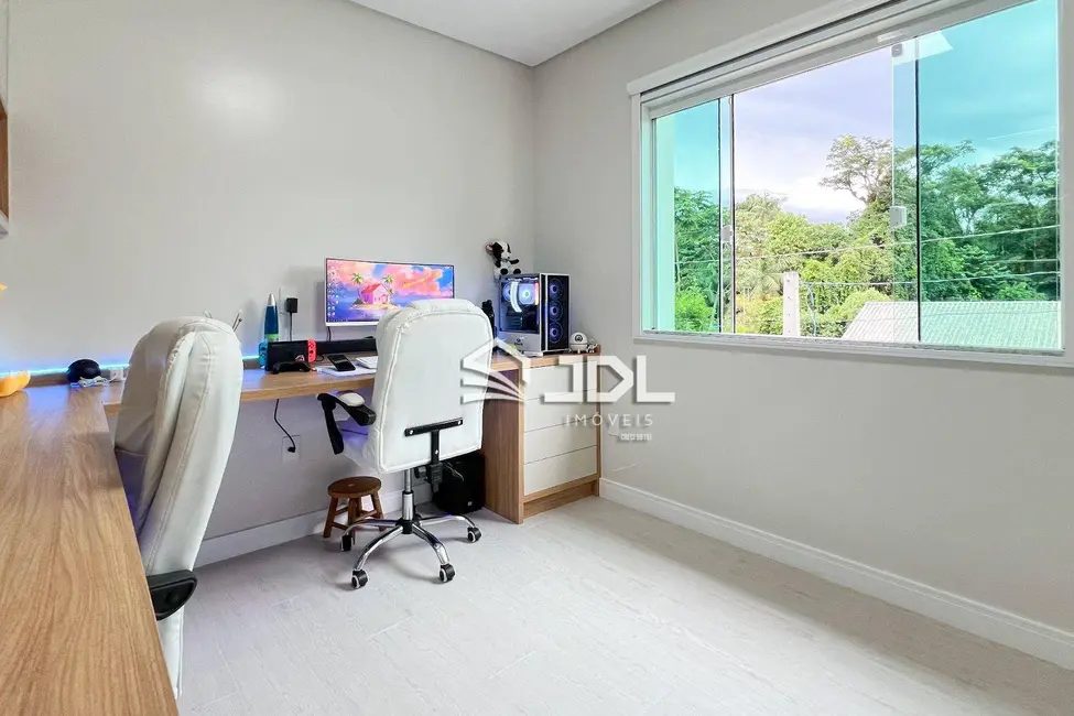 Casa com 3 quartos à venda, 140m2 em Nova Esperança, Blumenau - SC - imagem 8 Foto 8 de Casa com 3 quartos à venda, 140m2 em Nova Esperança, Blumenau - SC