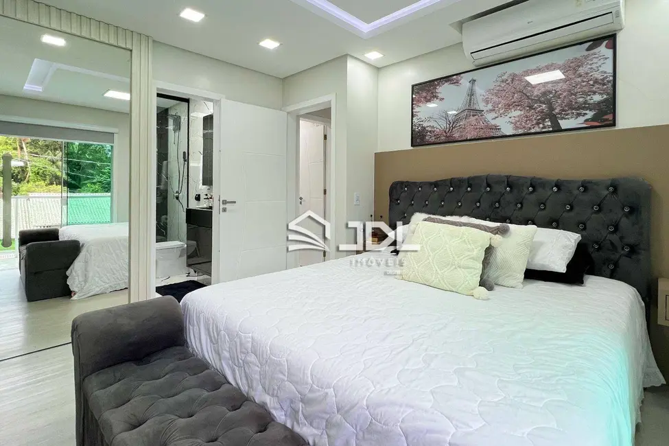 Casa com 3 quartos à venda, 140m2 em Nova Esperança, Blumenau - SC - imagem 5 Foto 5 de Casa com 3 quartos à venda, 140m2 em Nova Esperança, Blumenau - SC