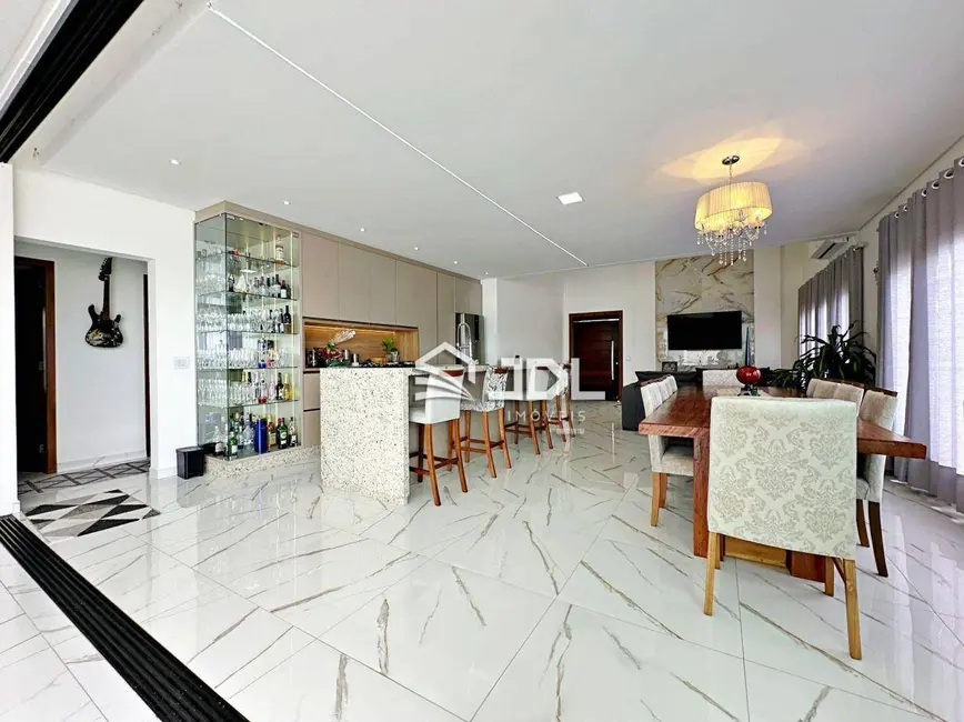 Casa com 3 quartos à venda, 690m2 em Fortaleza Alta, Blumenau - SC - imagem 6 Foto 6 de Casa com 3 quartos à venda, 690m2 em Fortaleza Alta, Blumenau - SC