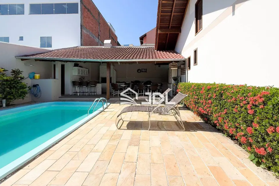 Casa com 4 quartos à venda, 488m2 em Escola Agrícola, Blumenau - SC - imagem 3 Foto 3 de Casa com 4 quartos à venda, 488m2 em Escola Agrícola, Blumenau - SC