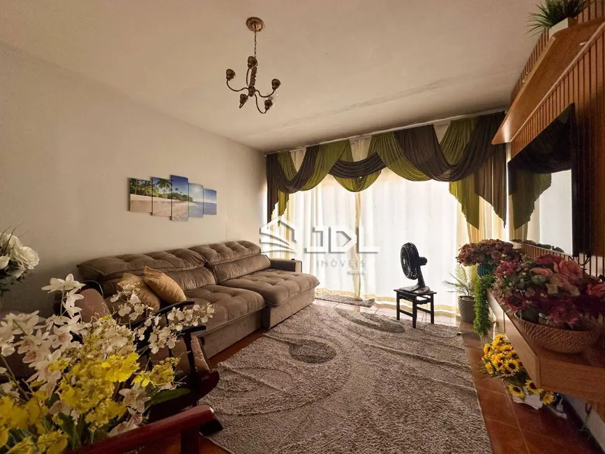 Casa com 3 quartos à venda, 375m2 em Velha, Blumenau - SC - imagem 9 Foto 9 de Casa com 3 quartos à venda, 375m2 em Velha, Blumenau - SC