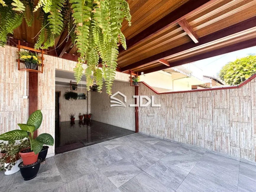 Casa com 3 quartos à venda, 173m2 em Velha, Blumenau - SC - imagem 3 Foto 3 de Casa com 3 quartos à venda, 173m2 em Velha, Blumenau - SC