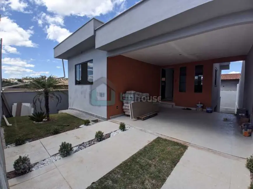Foto 1 de Casa com 4 quartos à venda, 148m2 em Lagoa Santa - MG