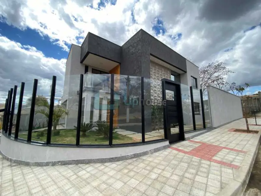 Foto 1 de Casa com 3 quartos à venda, 190m2 em Lagoa Santa - MG