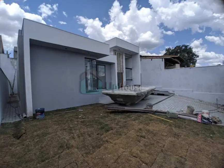 Foto 2 de Casa com 3 quartos à venda, 120m2 em Lagoa Santa - MG
