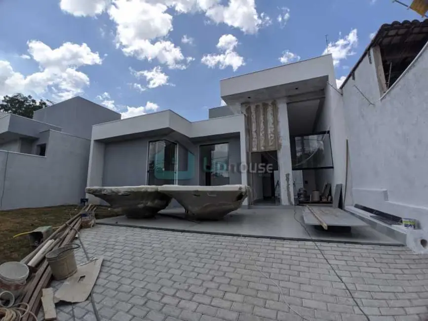 Foto 1 de Casa com 3 quartos à venda, 120m2 em Lagoa Santa - MG