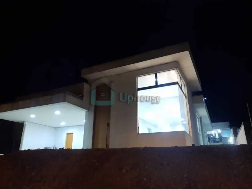 Foto 2 de Casa de Condomínio com 3 quartos à venda, 418m2 em Lagoa Santa - MG