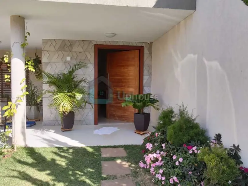 Foto 2 de Casa de Condomínio com 4 quartos à venda, 200m2 em Lagoa Santa - MG