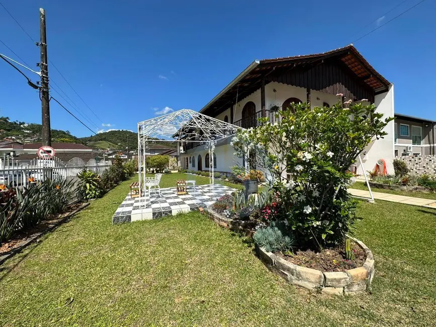 Casa com 4 quartos à venda, 468m2 em Valparaiso, Blumenau - SC - imagem 6 Foto 6 de Casa com 4 quartos à venda, 468m2 em Valparaiso, Blumenau - SC