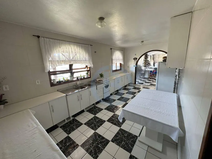Casa com 4 quartos à venda, 468m2 em Valparaiso, Blumenau - SC - imagem 7 Foto 7 de Casa com 4 quartos à venda, 468m2 em Valparaiso, Blumenau - SC