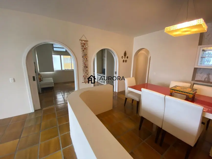 Apartamento com 4 quartos para alugar, 208m2 em Centro, Balneario Camboriu - SC - imagem 8 Foto 8 de Apartamento com 4 quartos para alugar, 208m2 em Centro, Balneario Camboriu - SC