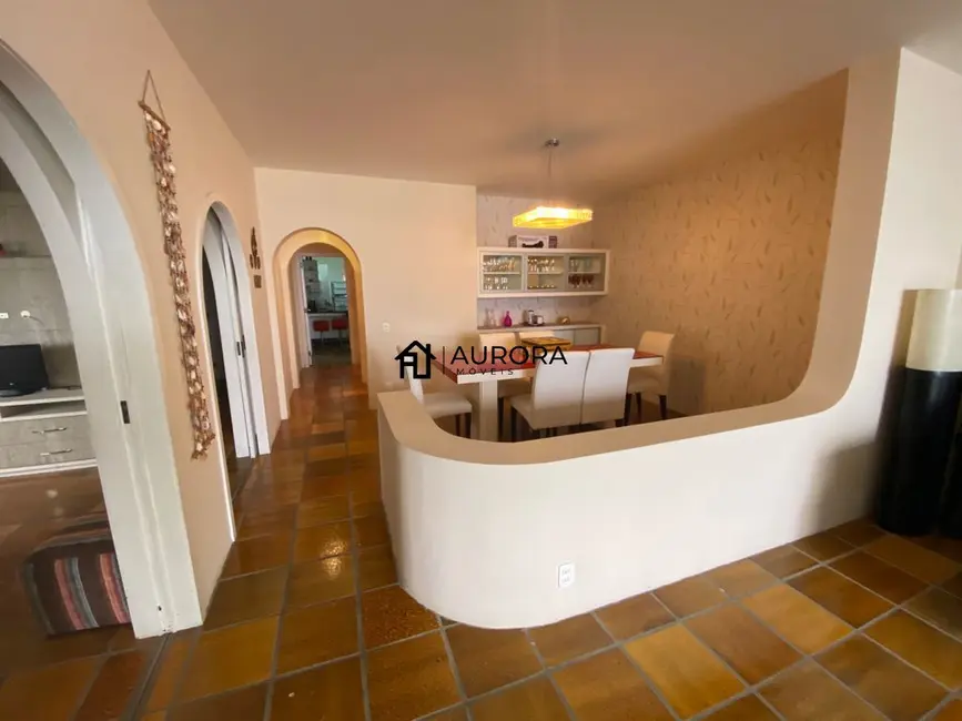 Apartamento com 4 quartos para alugar, 208m2 em Centro, Balneario Camboriu - SC - imagem 9 Foto 9 de Apartamento com 4 quartos para alugar, 208m2 em Centro, Balneario Camboriu - SC