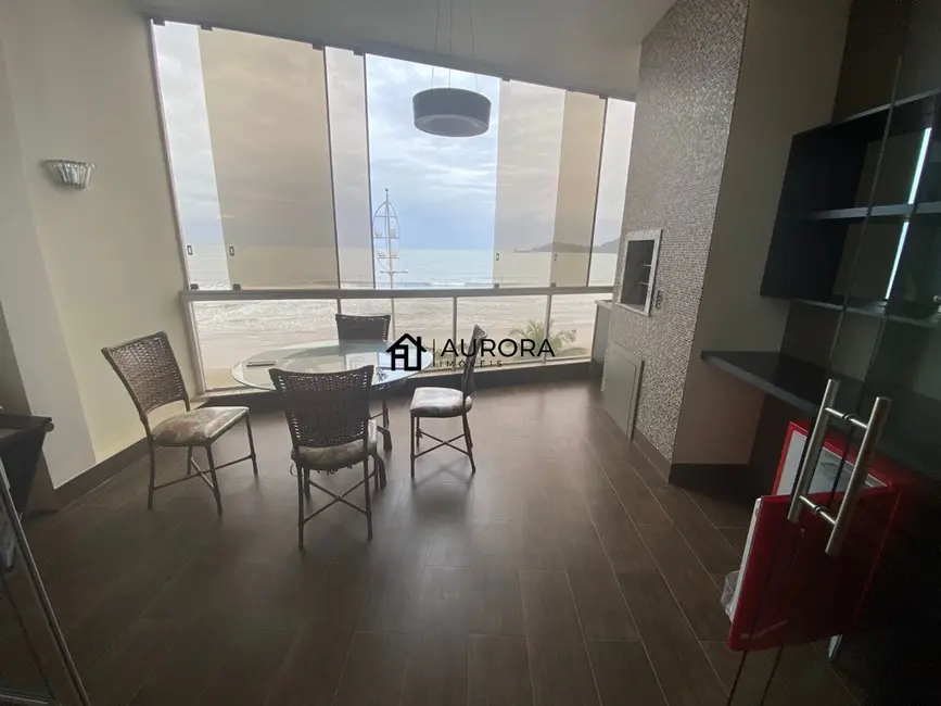 Apartamento com 4 quartos para alugar, 208m2 em Centro, Balneario Camboriu - SC - imagem 4 Foto 4 de Apartamento com 4 quartos para alugar, 208m2 em Centro, Balneario Camboriu - SC