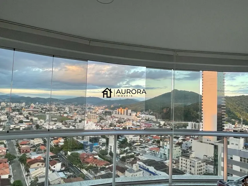 Apartamento com 3 quartos à venda, 147m2 em Centro, Balneario Camboriu - SC - imagem 3 Foto 3 de Apartamento com 3 quartos à venda, 147m2 em Centro, Balneario Camboriu - SC