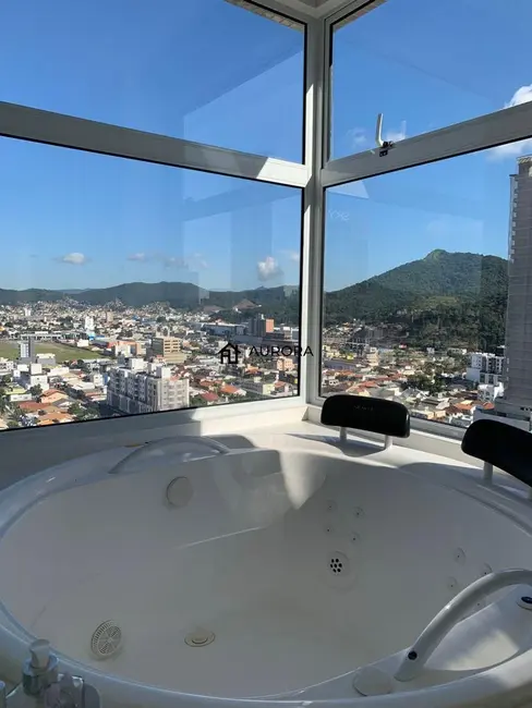Foto 2 de Apartamento com 3 quartos à venda, 147m2 em Centro, Balneario Camboriu - SC