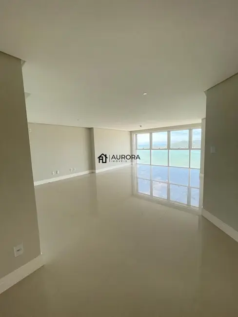 Foto 2 de Apartamento com 3 quartos à venda, 165m2 em Pioneiros, Balneario Camboriu - SC