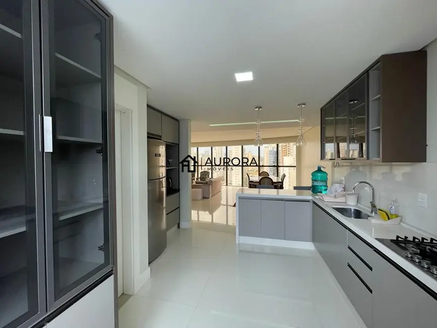 Apartamento com 3 quartos à venda, 130m2 em Centro, Balneario Camboriu - SC - imagem 7 Foto 7 de Apartamento com 3 quartos à venda, 130m2 em Centro, Balneario Camboriu - SC