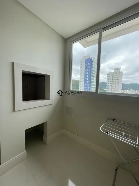 Apartamento com 3 quartos à venda, 130m2 em Centro, Balneario Camboriu - SC - imagem 4 Foto 4 de Apartamento com 3 quartos à venda, 130m2 em Centro, Balneario Camboriu - SC
