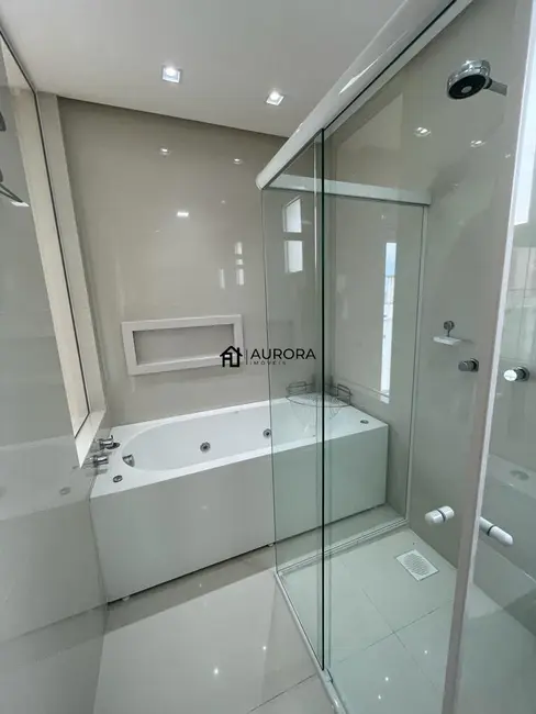 Apartamento com 3 quartos à venda, 130m2 em Centro, Balneario Camboriu - SC - imagem 8 Foto 8 de Apartamento com 3 quartos à venda, 130m2 em Centro, Balneario Camboriu - SC