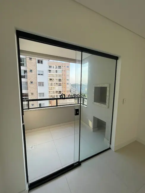 Foto 2 de Apartamento com 2 quartos à venda, 65m2 em Camboriu - SC