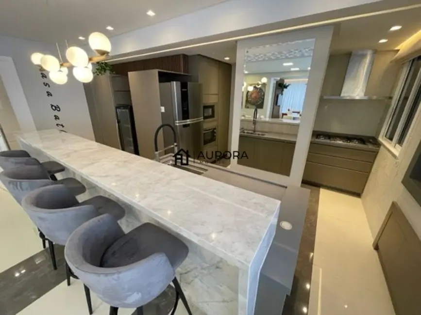 Cobertura com 3 quartos à venda, 242m2 em Centro, Balneario Camboriu - SC - imagem 8 Foto 8 de Cobertura com 3 quartos à venda, 242m2 em Centro, Balneario Camboriu - SC