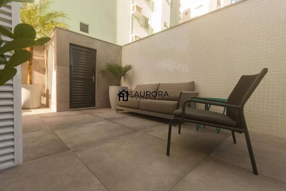 Apartamento com 3 quartos à venda, 130m2 em Centro, Balneario Camboriu - SC - imagem 4 Foto 4 de Apartamento com 3 quartos à venda, 130m2 em Centro, Balneario Camboriu - SC