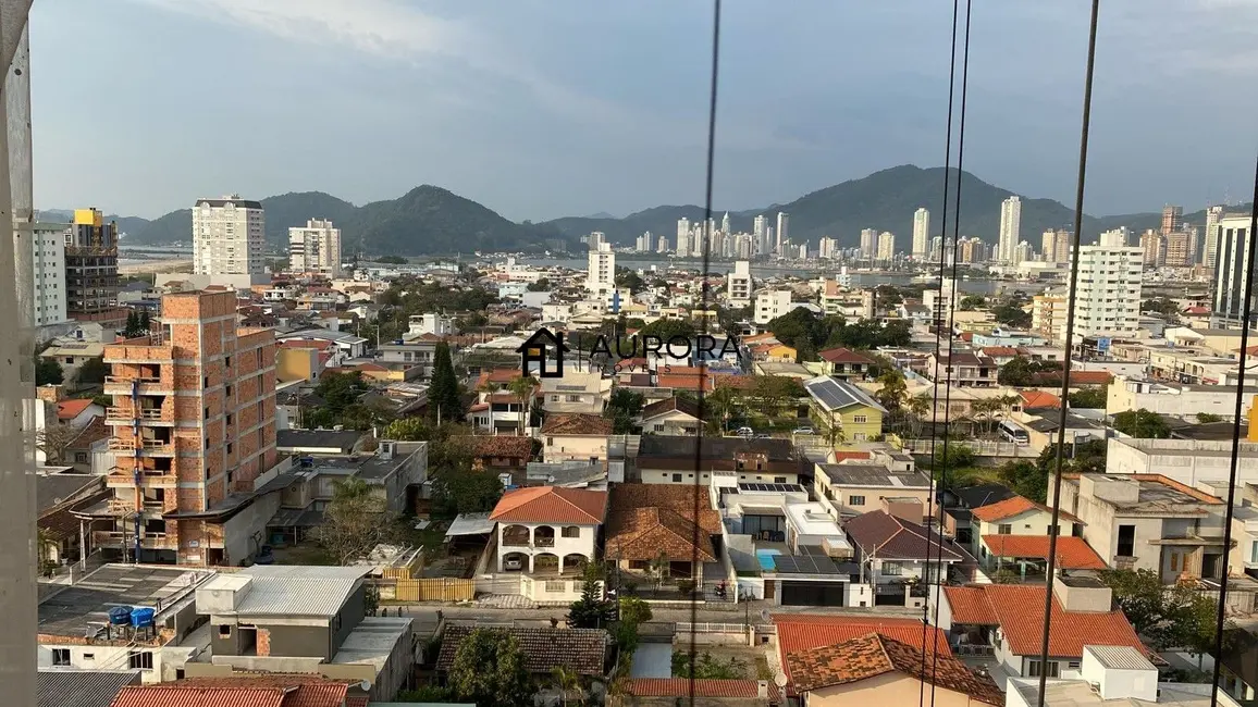 Foto 3 de Apartamento com 2 quartos à venda, 83m2 em Centro, Navegantes - SC