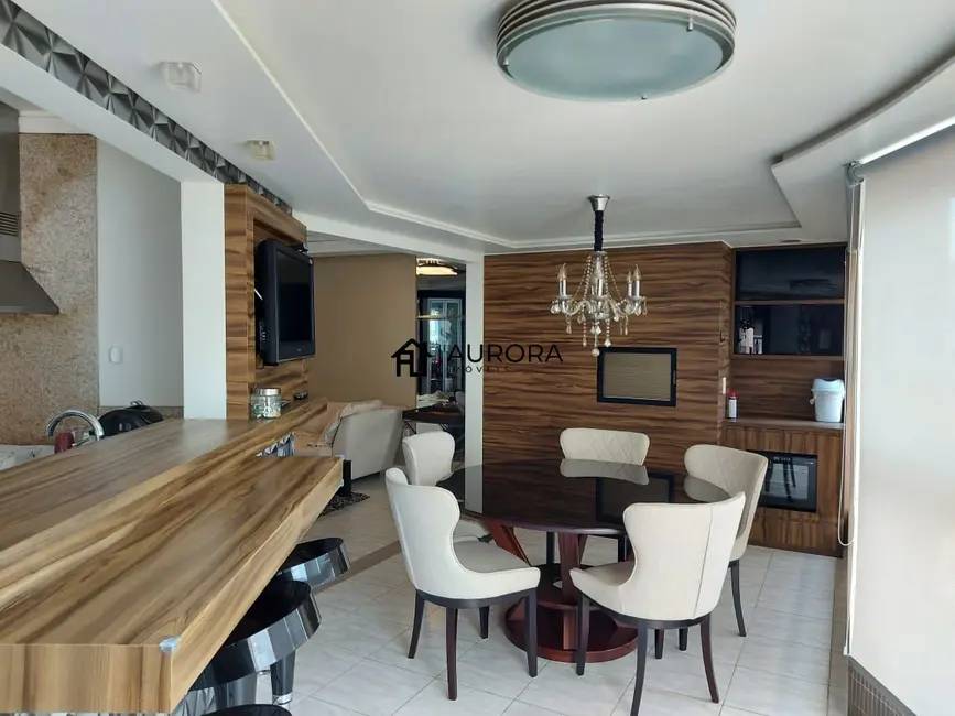 Apartamento com 3 quartos para alugar, 157m2 em Centro, Balneario Camboriu - SC - imagem 6 Foto 6 de Apartamento com 3 quartos para alugar, 157m2 em Centro, Balneario Camboriu - SC