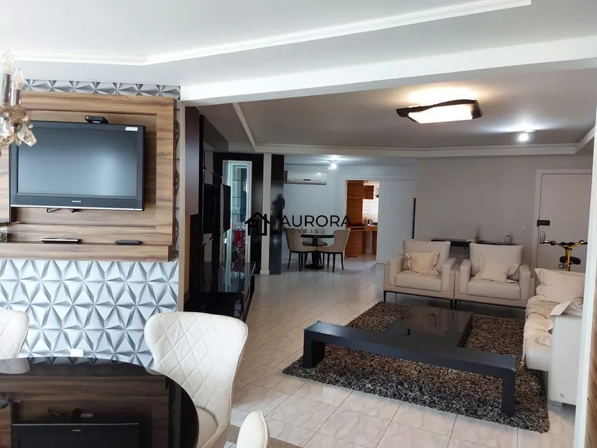 Apartamento com 3 quartos para alugar, 157m2 em Centro, Balneario Camboriu - SC - imagem 4 Foto 4 de Apartamento com 3 quartos para alugar, 157m2 em Centro, Balneario Camboriu - SC