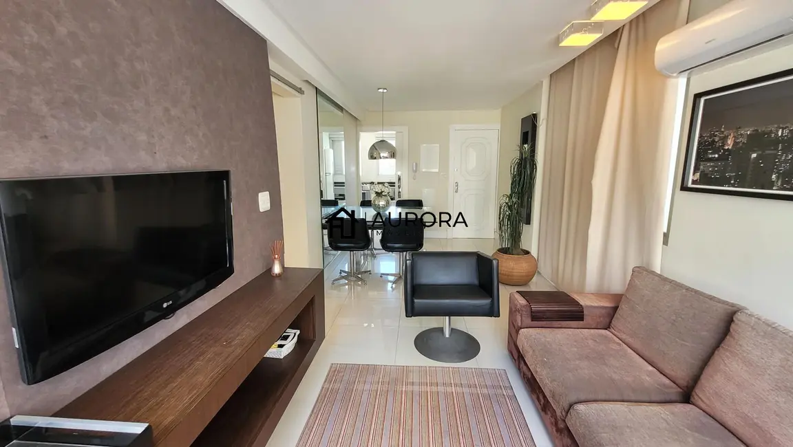 Apartamento com 3 quartos para alugar, 129m2 em Centro, Balneario Camboriu - SC - imagem 4 Foto 4 de Apartamento com 3 quartos para alugar, 129m2 em Centro, Balneario Camboriu - SC
