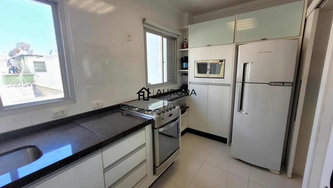Apartamento com 3 quartos para alugar, 129m2 em Centro, Balneario Camboriu - SC - imagem 9 Foto 9 de Apartamento com 3 quartos para alugar, 129m2 em Centro, Balneario Camboriu - SC